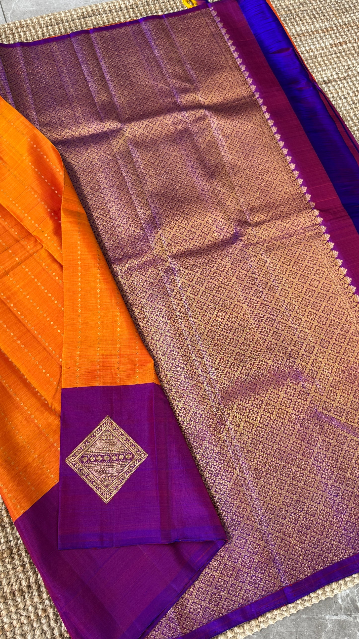 KANJIVARAM PURE SILK HANDLOOM SAREE – ORANGE WITH CONTRAST PURPLE PALLU