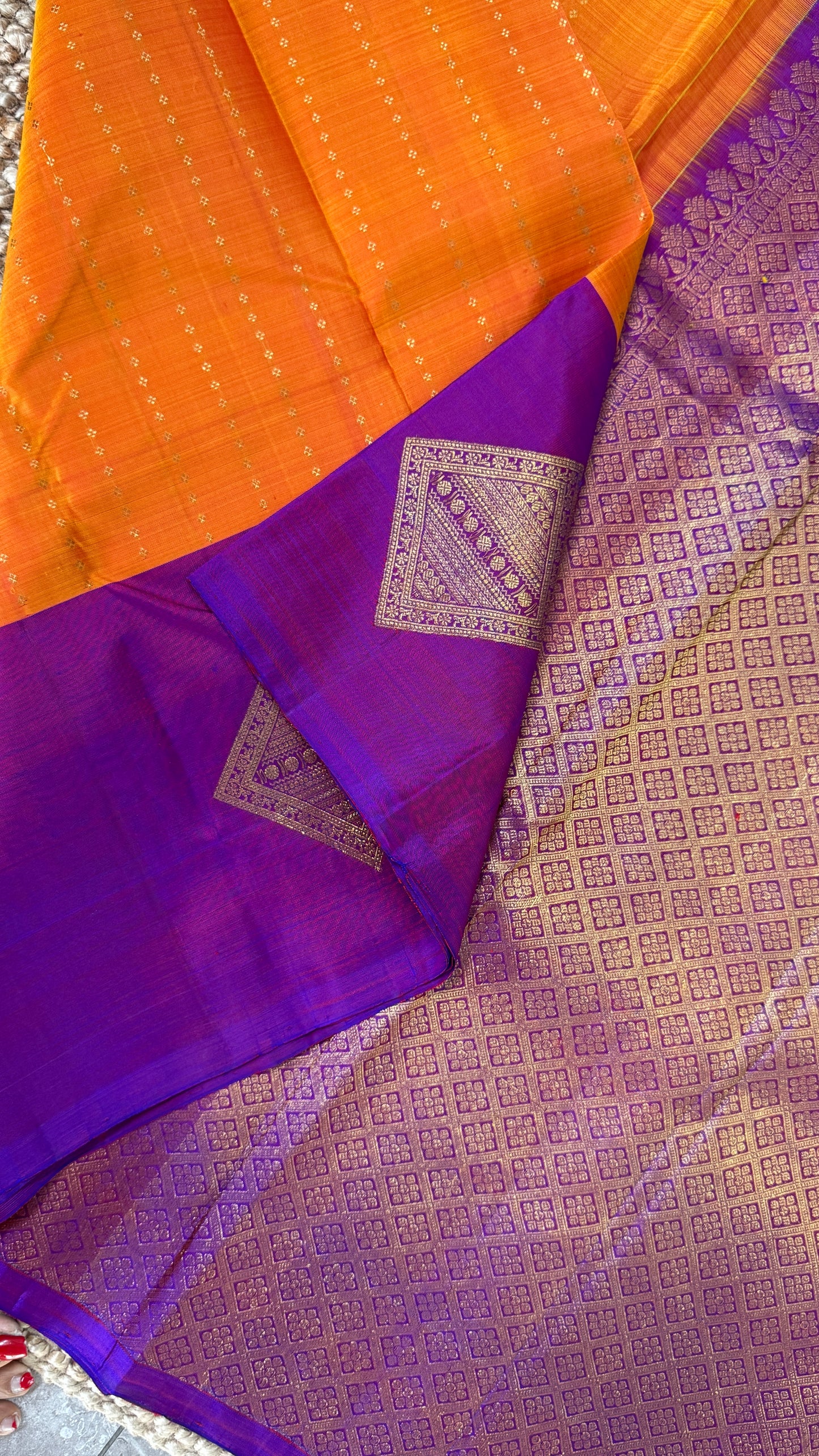 KANJIVARAM PURE SILK HANDLOOM SAREE – ORANGE WITH CONTRAST PURPLE PALLU