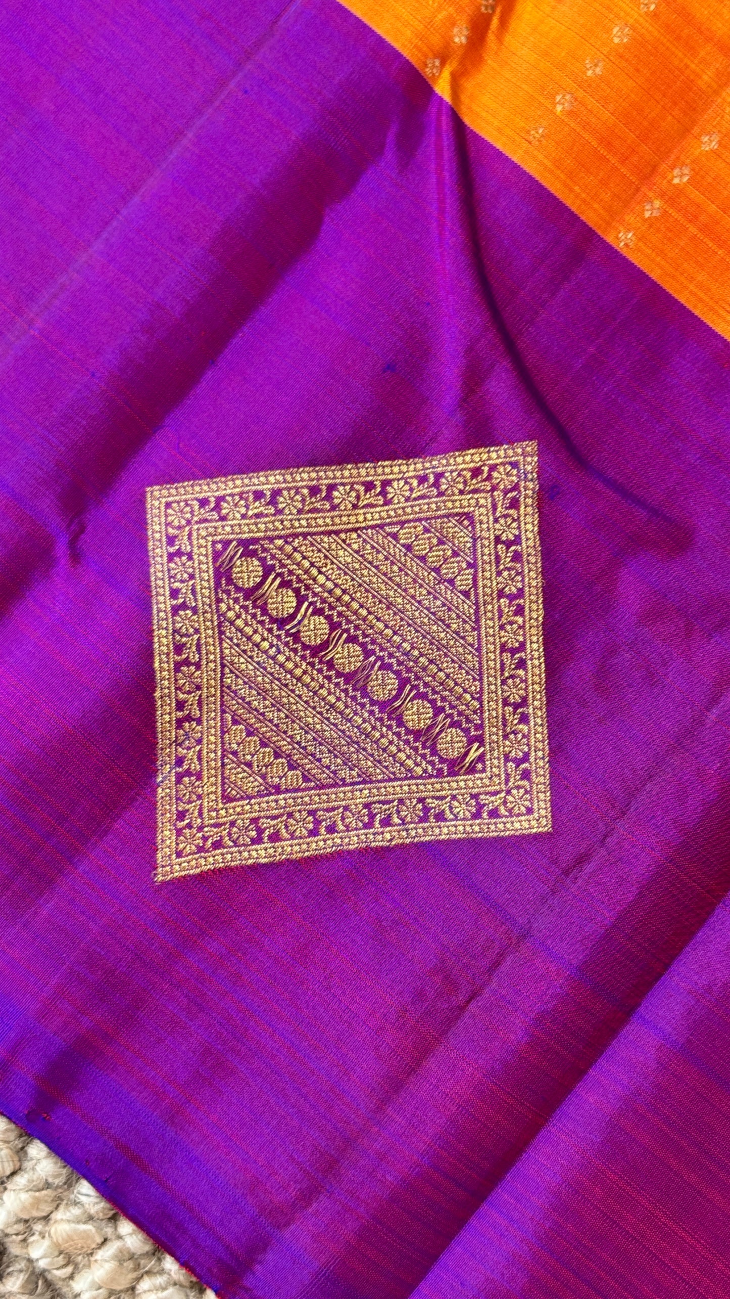 KANJIVARAM PURE SILK HANDLOOM SAREE – ORANGE WITH CONTRAST PURPLE PALLU