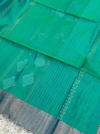 Handloom KANJIVARAM PURE SOFT SILK SAREE WITH ELEGANT BORDERS – Rama Green with Orange/Pink dual tone