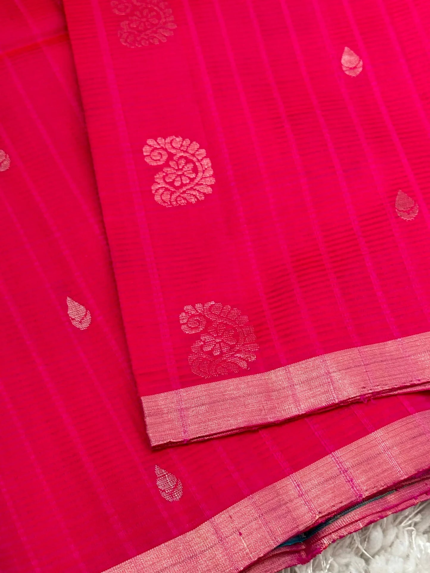 Handloom KANJIVARAM PURE SOFT SILK SAREE WITH small border – Hot pink