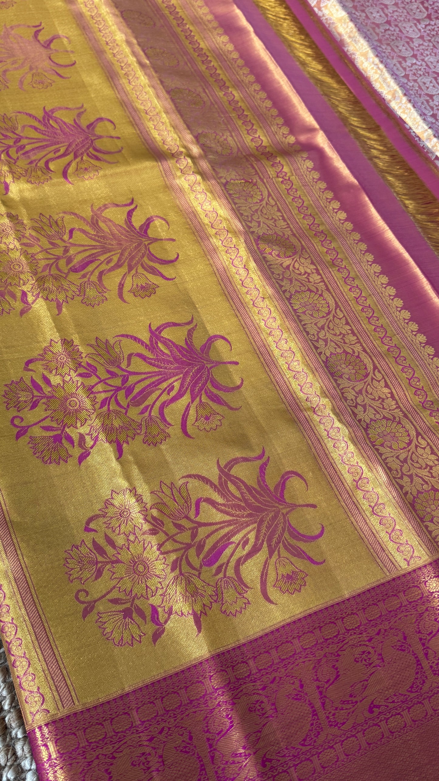 PURE TISSUE KANJIVARAM SILK HANDLOOM SAREE – PINK WITH GOLD BORDER
