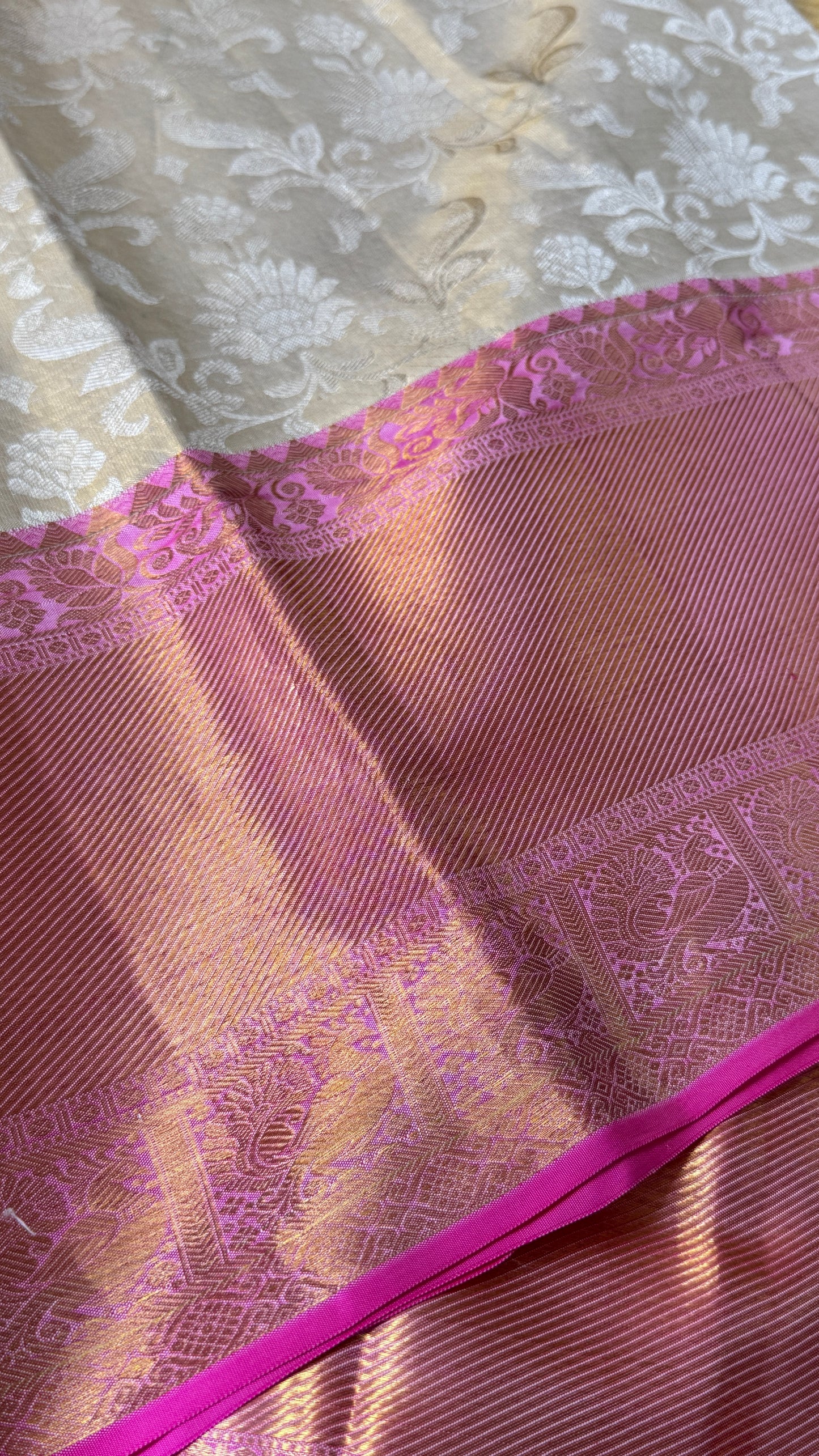 PURE TISSUE KANJIVARAM SILK HANDLOOM SAREE – BEIGE WITH PINK BORDER