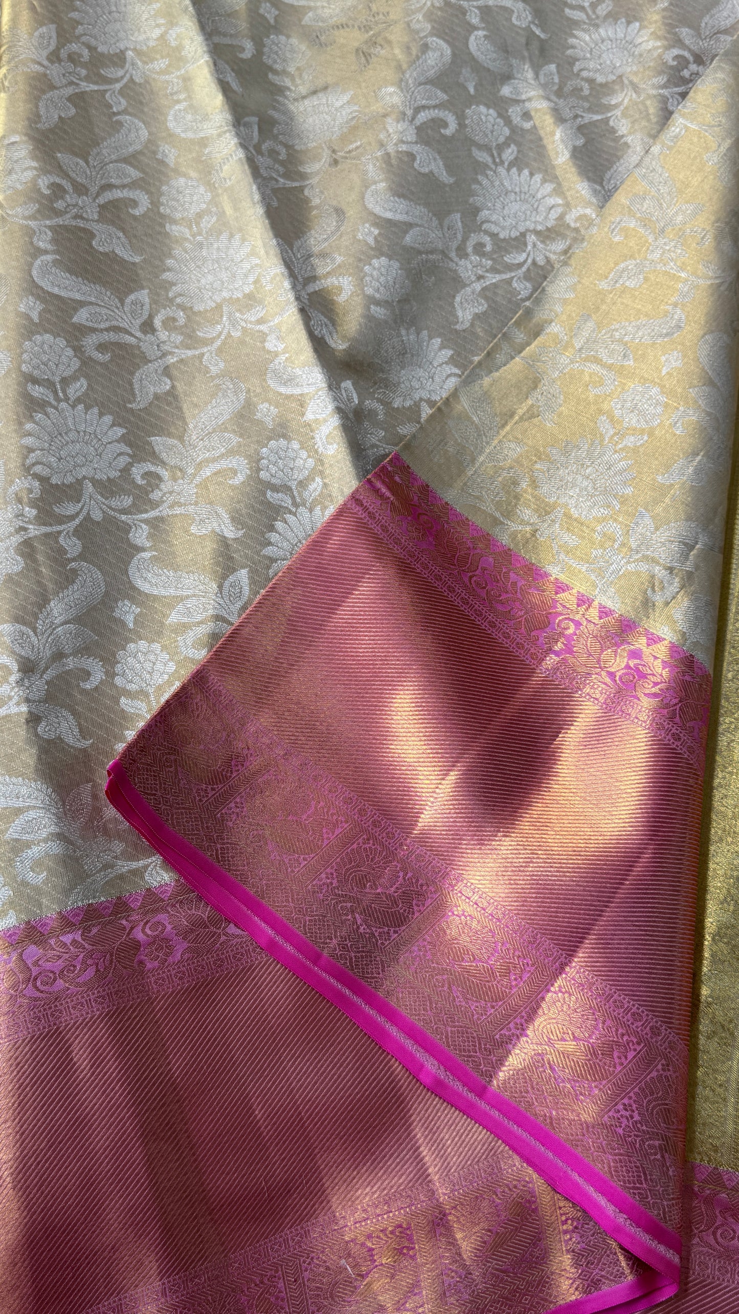 PURE TISSUE KANJIVARAM SILK HANDLOOM SAREE – BEIGE WITH PINK BORDER