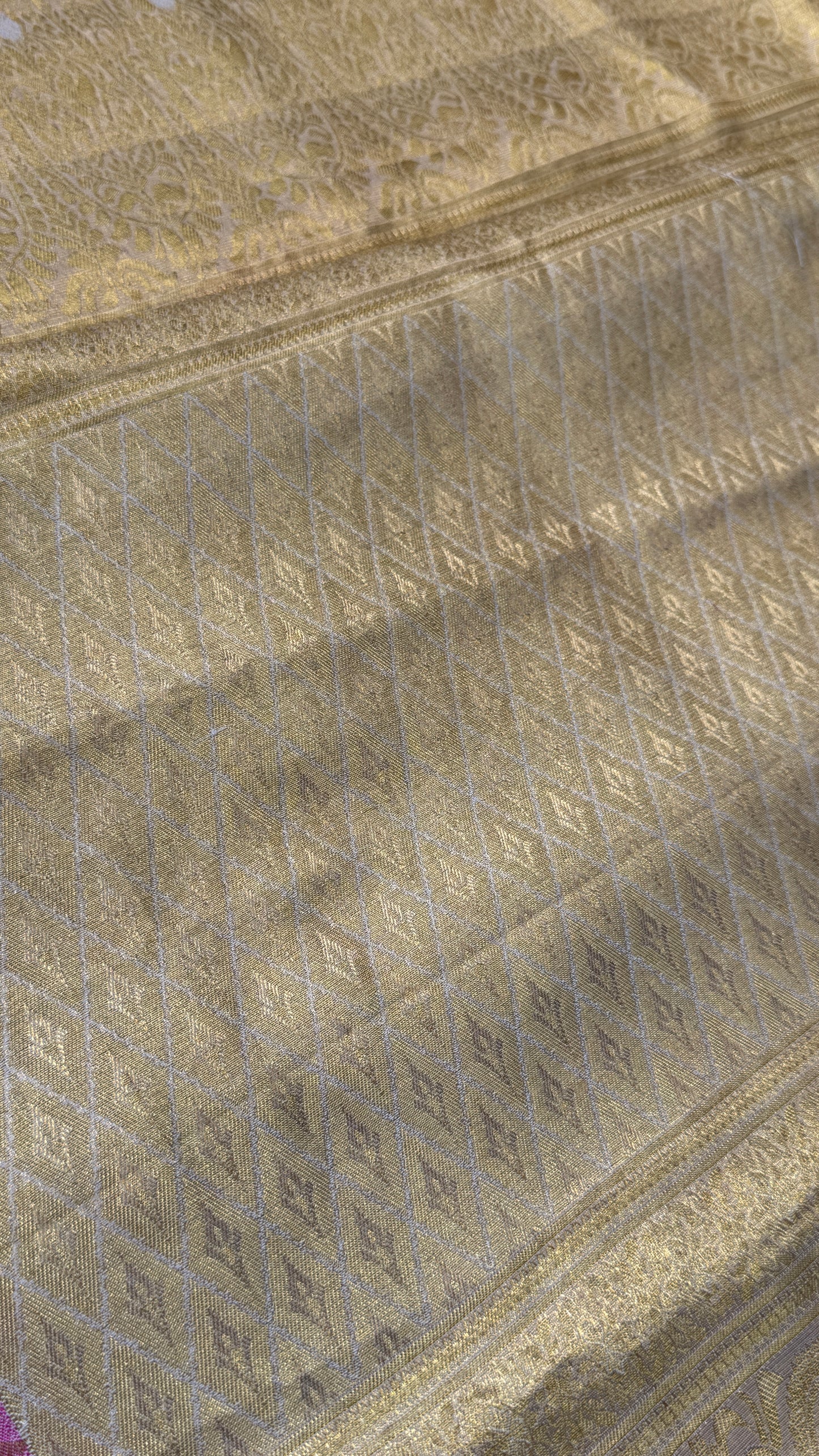 PURE TISSUE KANJIVARAM SILK HANDLOOM SAREE – BEIGE WITH PINK BORDER