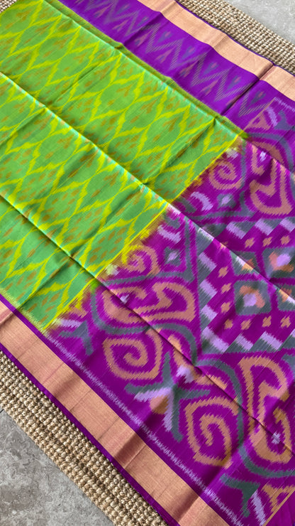 PURE SOFT SILK HANDLOOM SAREE – PARROT GREEN BODY WITH PURPLE PALLU & IKKAT DESIGN
