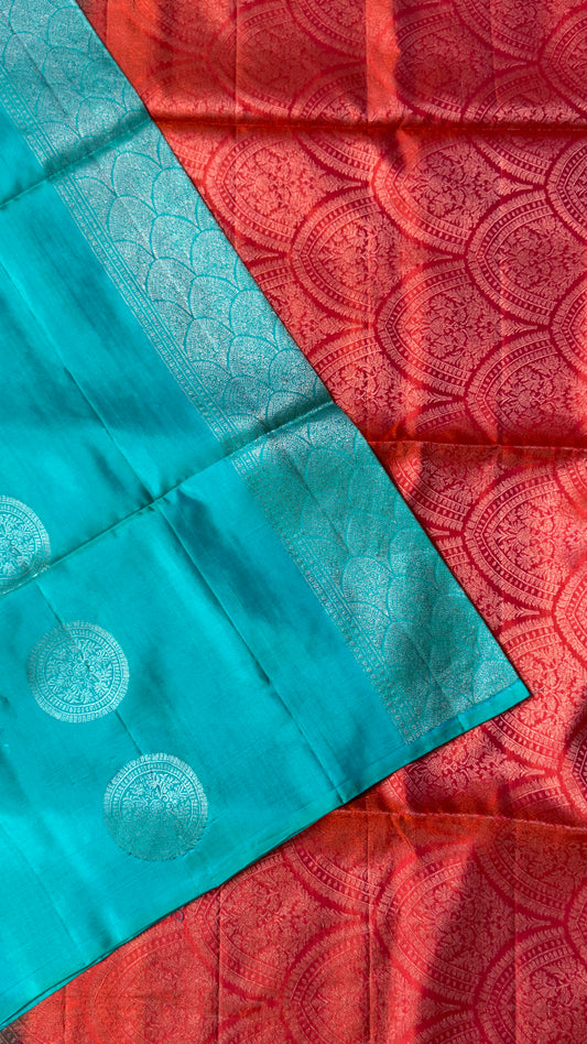 Pure Kanjivaram Soft Silk  Borderless Saree – Copper Sulphate Blue with Dual Tone Pallu