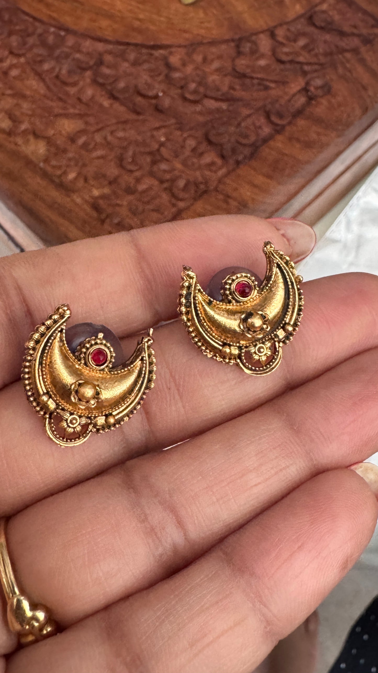 Gold-Toned Crescent Motif Choker Necklace Set