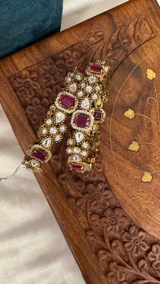 Antique gold plated Kundan Bangle set