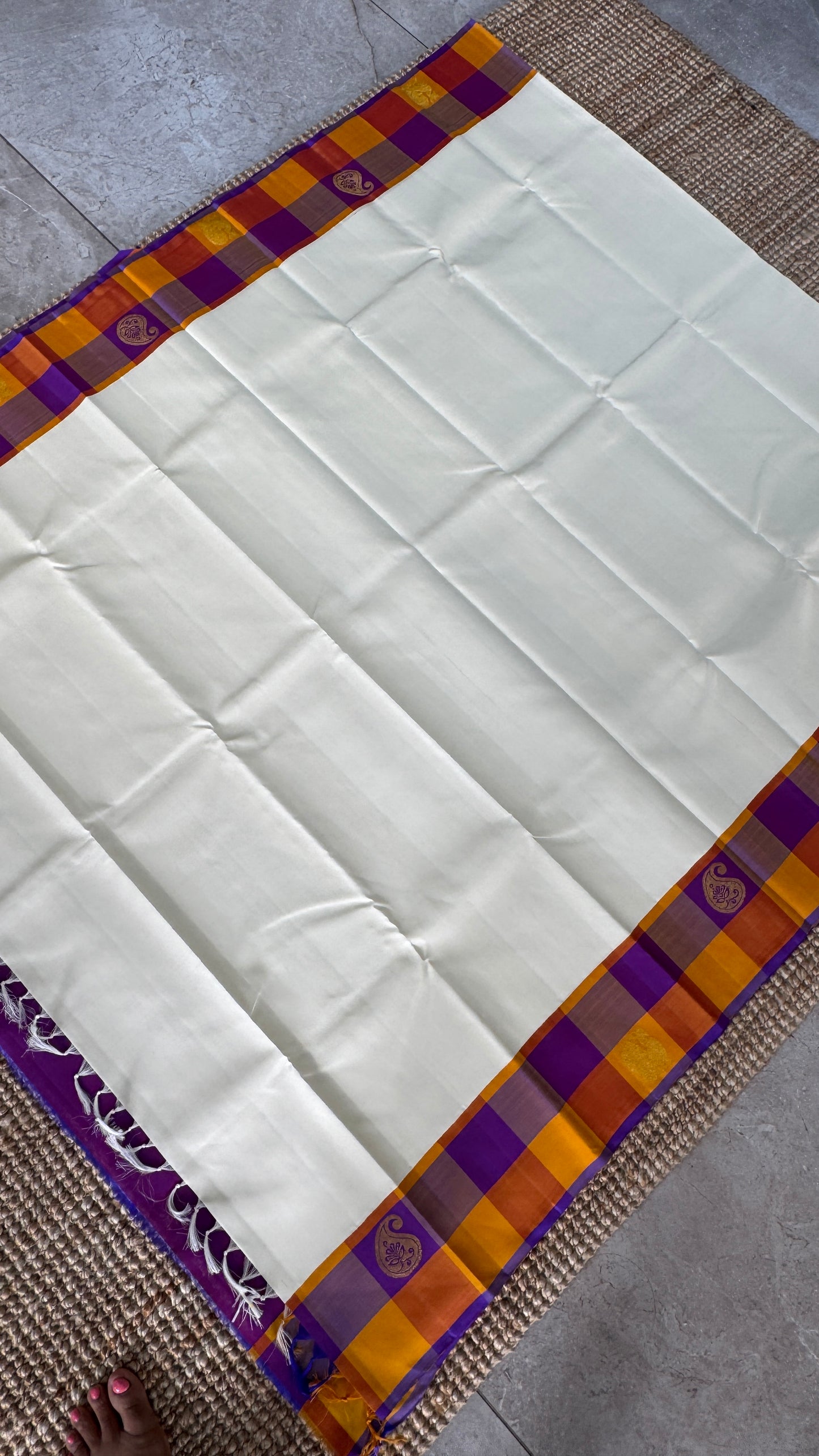 KANJIVARAM PURE SILK HANDLOOM SAREE – Half white with Multicolor Border