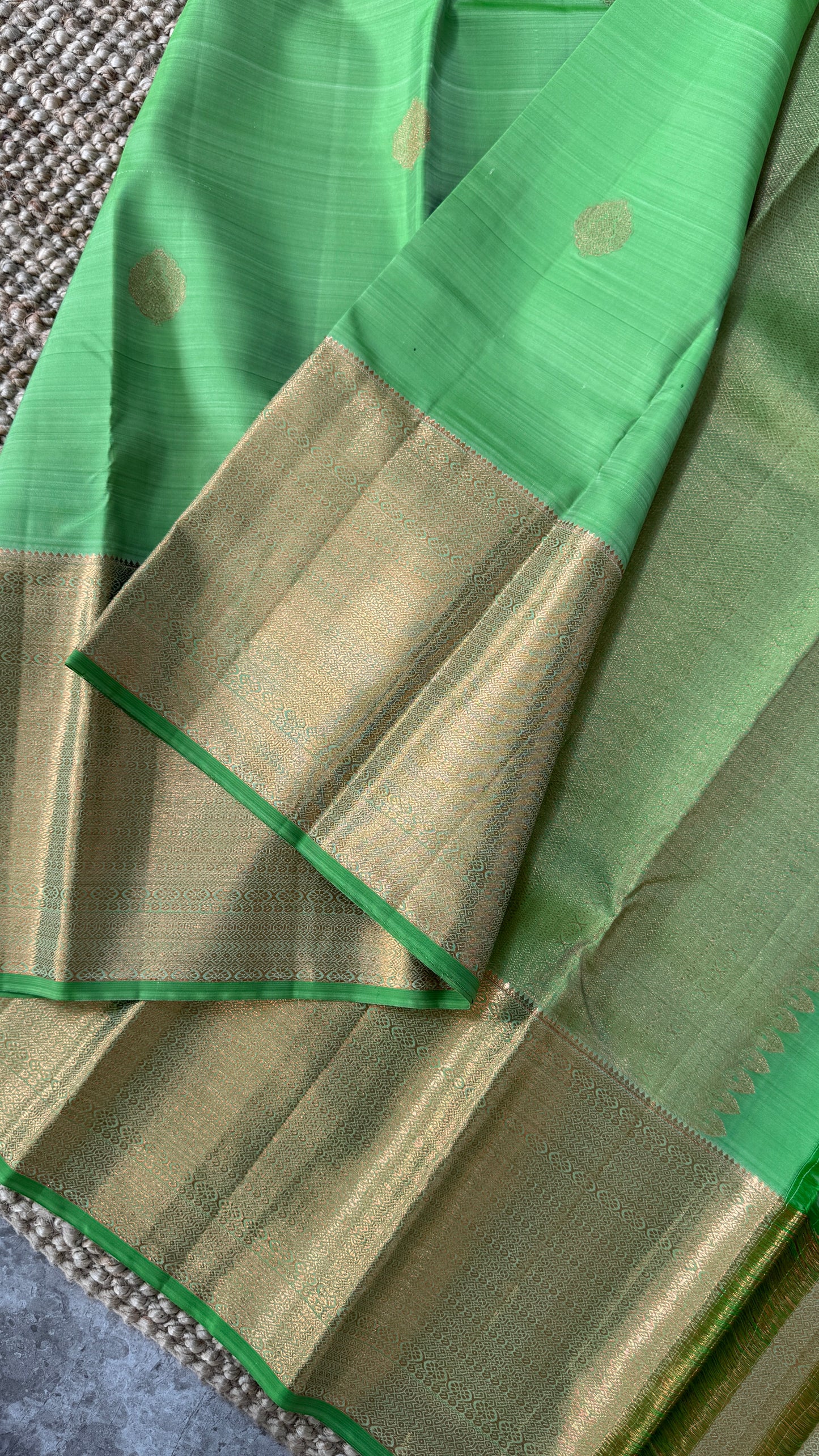 Pure Handloom Kanchivaram Silk Saree with Silver Zari Motifs and Double-Sided Border - Green