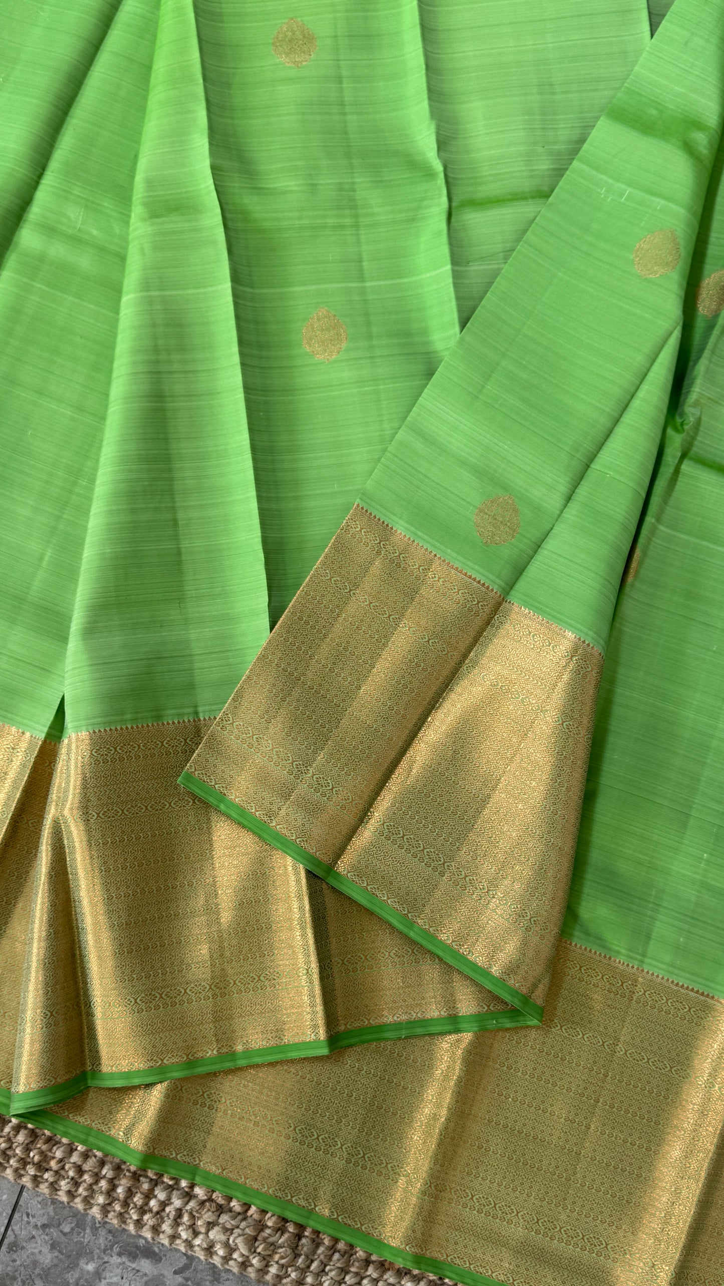 Pure Handloom Kanchivaram Silk Saree with Silver Zari Motifs and Double-Sided Border - Green