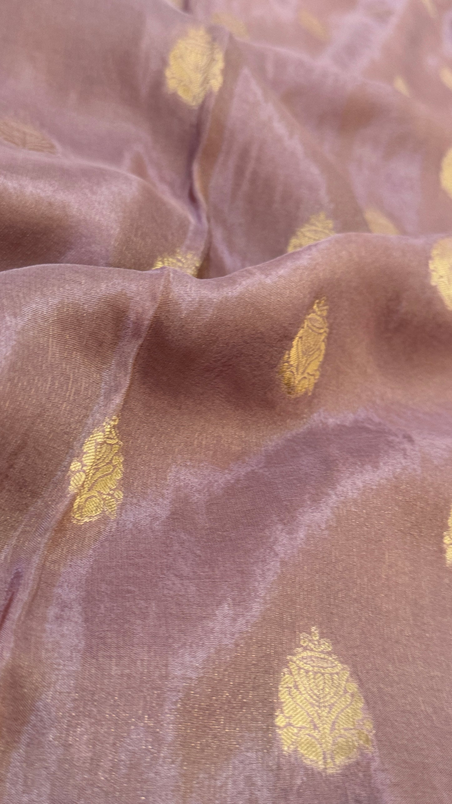 Soft Tissue Silk Saree – Elegant Light Pink with Intricate Weaving