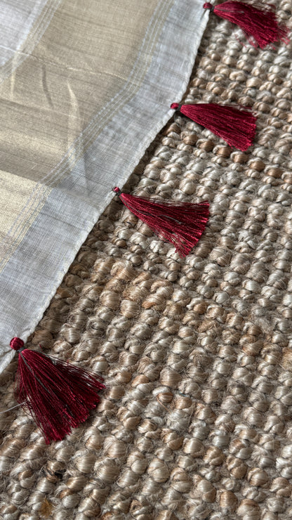 Pure Khadi Handloom Cotton Saree – Borderless Red with Orange & Red Floral Weave