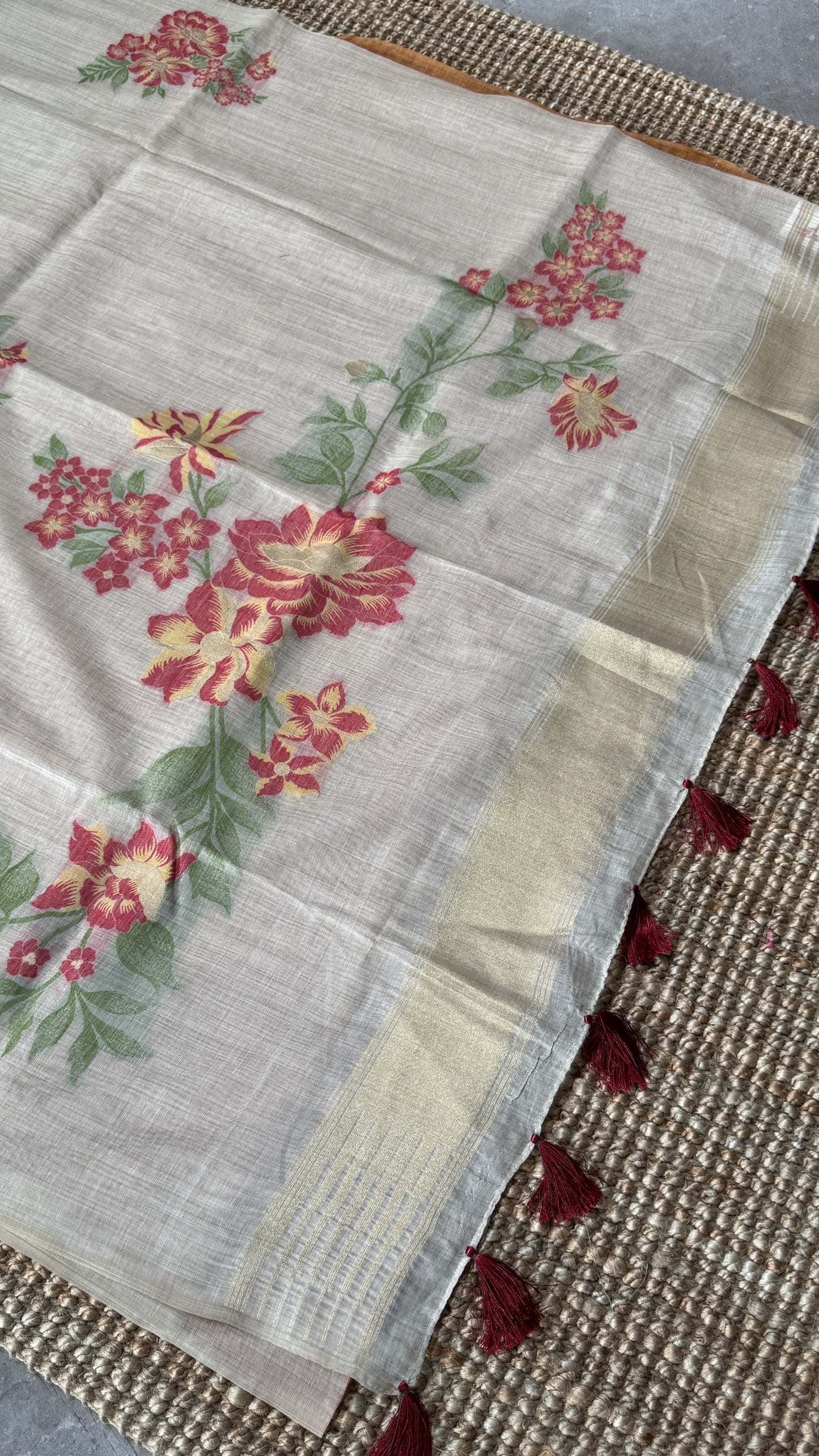 Pure Khadi Handloom Cotton Saree – Borderless Red with Orange & Red Floral Weave