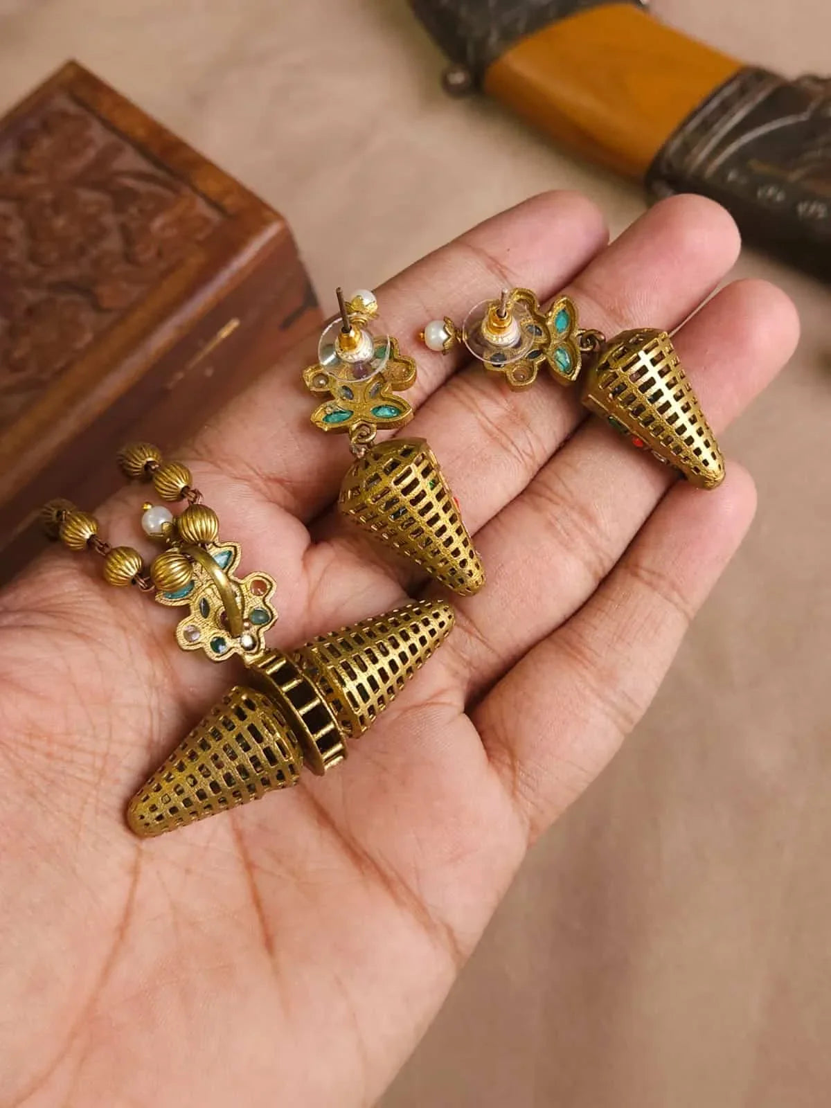 Long pendant necklace in gold tone – Multicolor