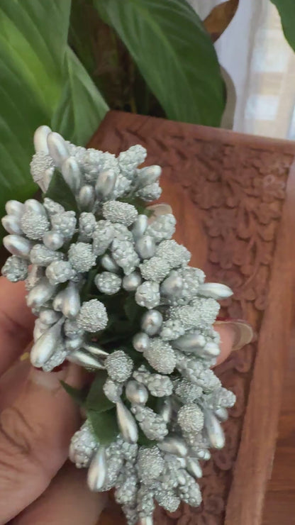 Artificial Pollen Gajra - Silver