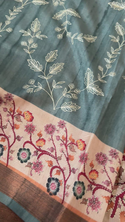 HANDLOOM SOFT RAW SILK KALAMKARI EMBROIDERED SAREE – GREY