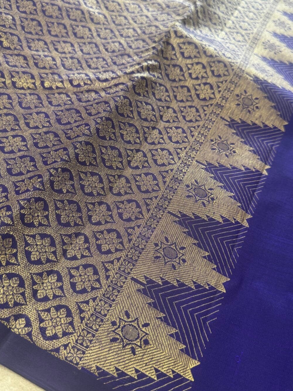 KANJIVARAM PURE SILK SAREE - Temple Border in Royal Blue - Image 3