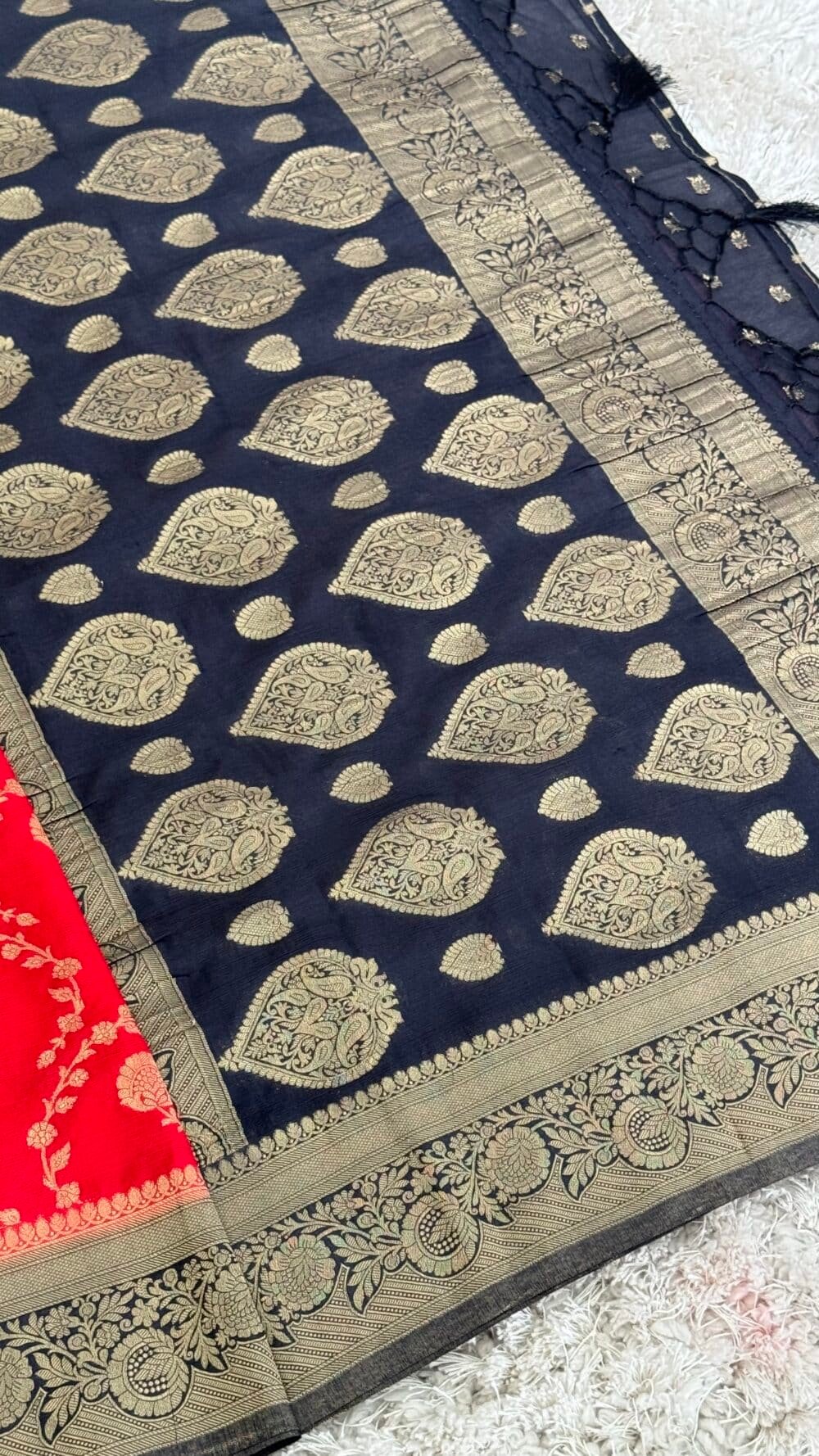 Pure Georgette Crepe Silk Banarasi Saree - Red with Black Border - Image 8