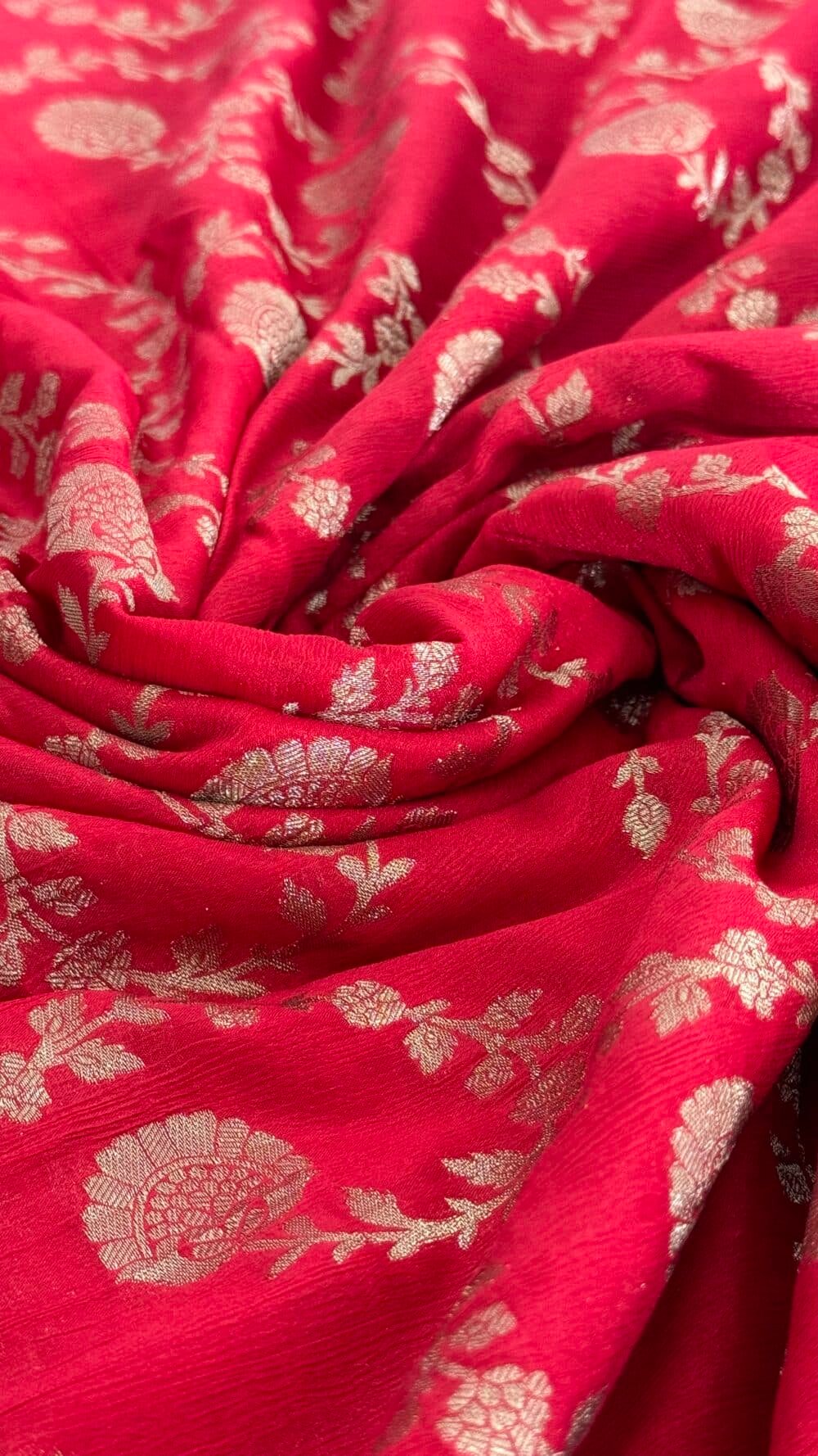 Pure Georgette Crepe Silk Banarasi Saree - Red with Black Border - Image 5