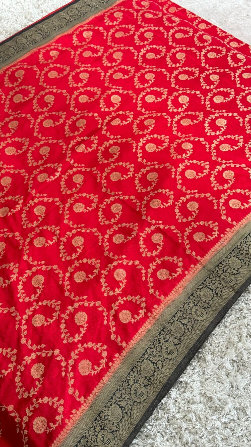 Pure Georgette Crepe Silk Banarasi Saree - Red with Black Border - Image 3
