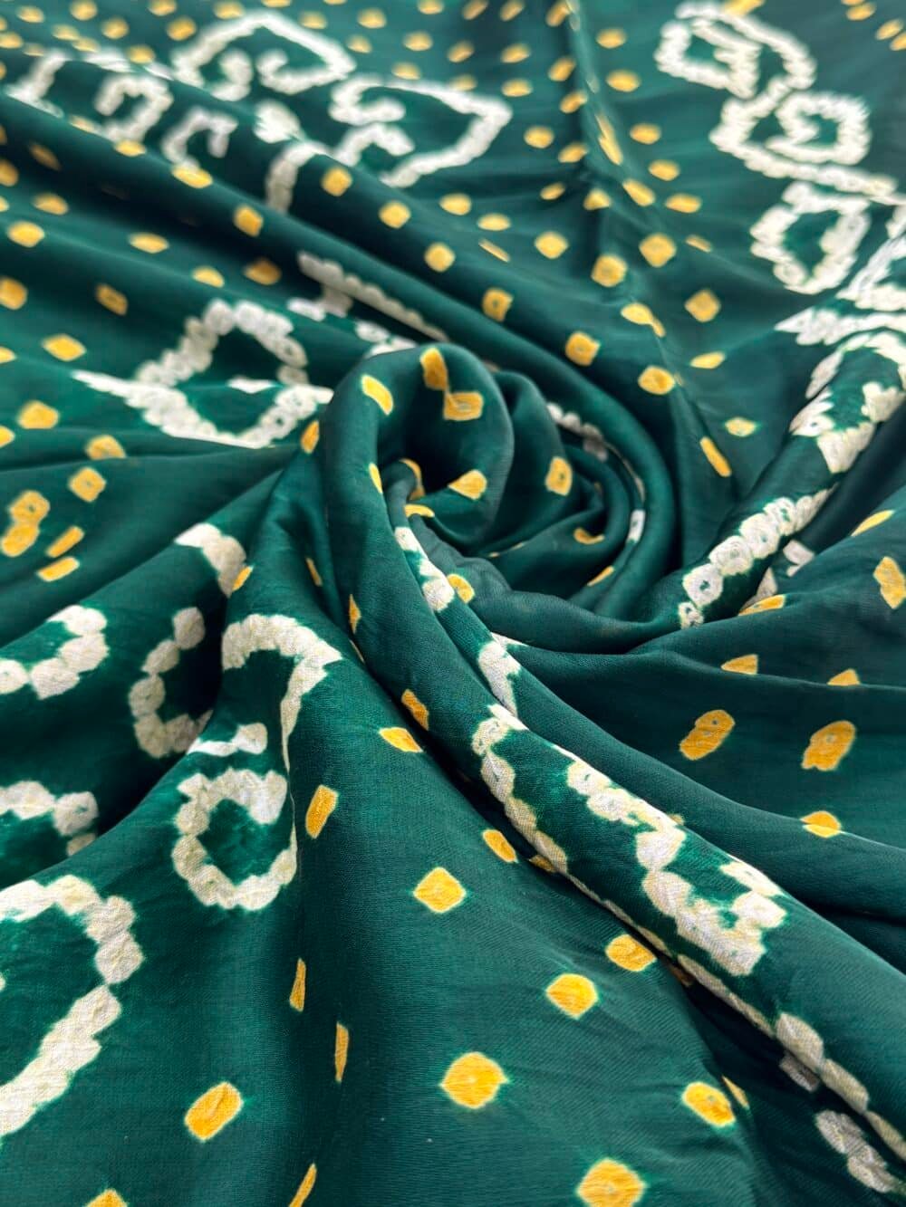 Pure Gajji Silk With Bandhini & Bandhej Zari pallu - Bottle Green - Image 2