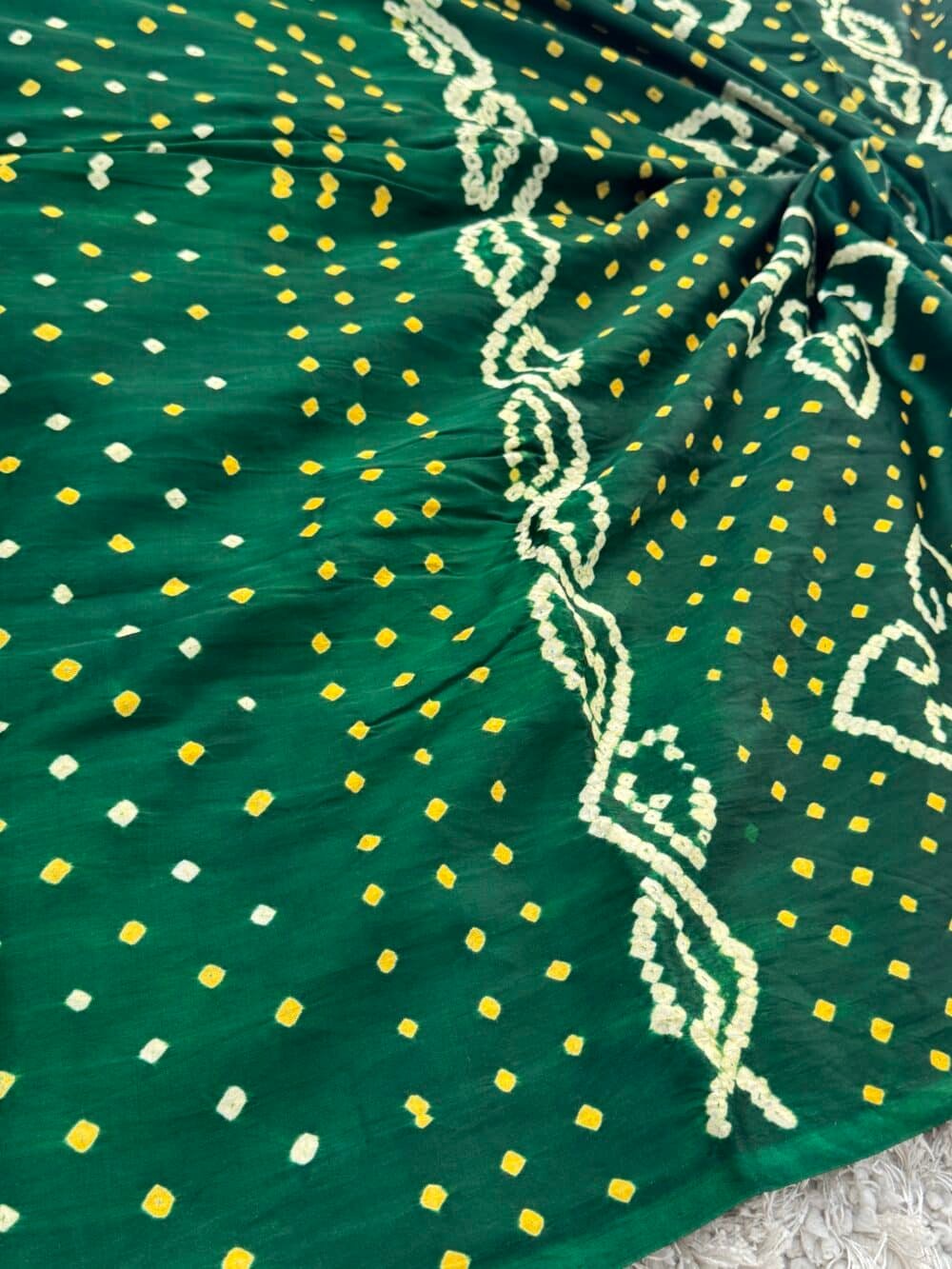 Pure Gajji Silk With Bandhini & Bandhej Zari pallu - Bottle Green - Image 4